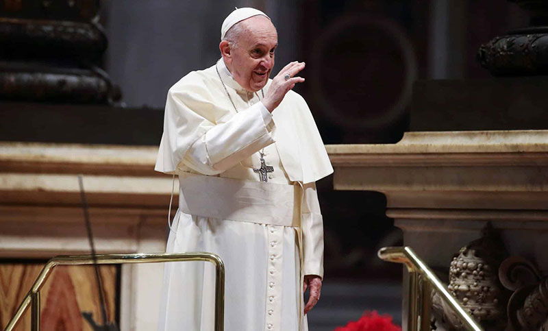 Tras ser operado, el papa Francisco pasó una noche «tranquila» en el hospital