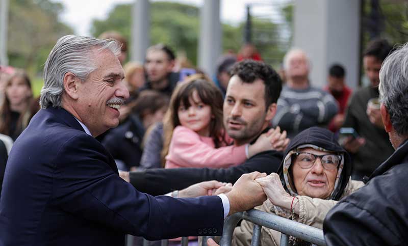 Fernández entregó viviendas en Santa Fe: “Esto es darle dignidad a los argentinos”
