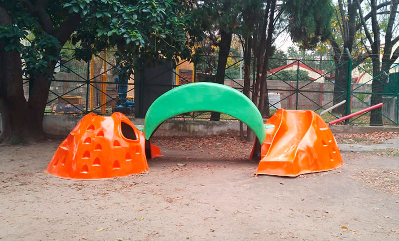 Mejoras educativas: renuevan juegos infantiles en escuelas públicas