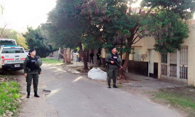 Detuvieron a cuatro personas en Tablada vinculadas al narcotráfico