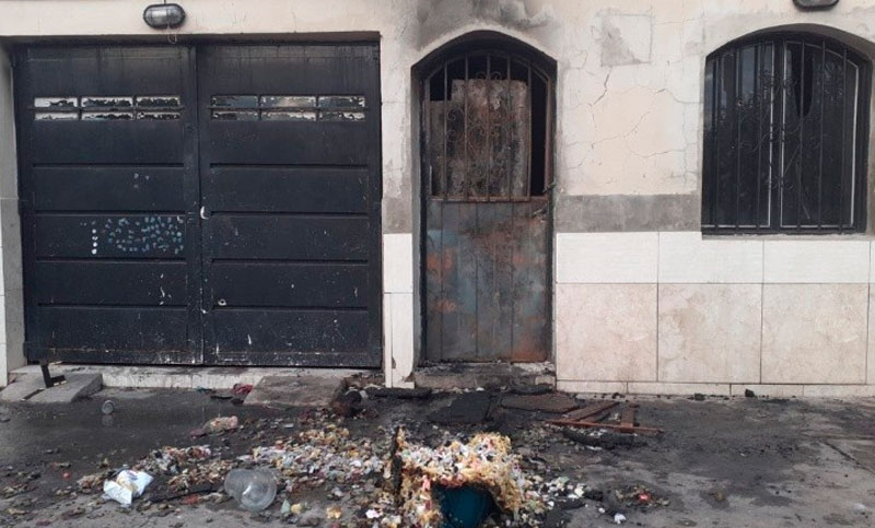Incendiaron la casa del joven militante social asesinado este domingo en zona sur