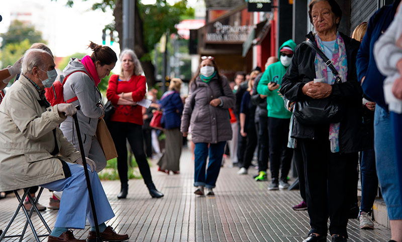 Continúa el pago a jubilados con ingresos superiores a $70.938 con DNI finalizado en 4 y 5