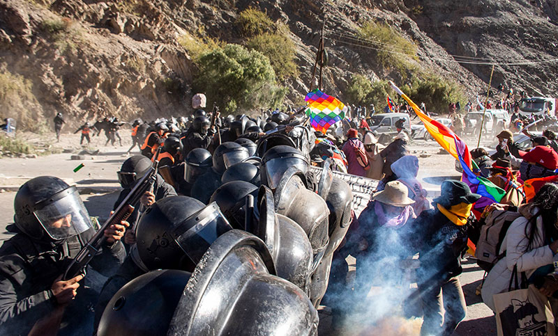 Permanecen detenidas 25 personas tras la violenta represión policial en Jujuy