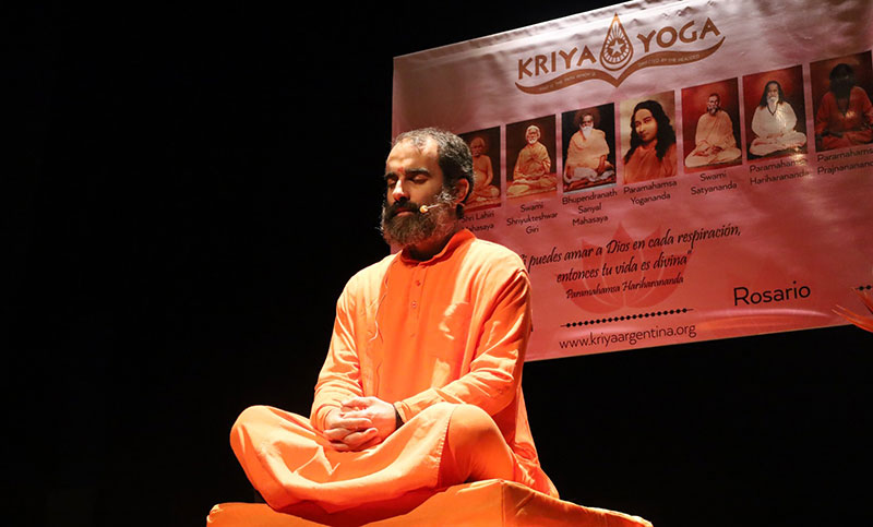 El movimiento “Kriya Yoga” tuvo su presentación en Rosario con gran asistencia de público