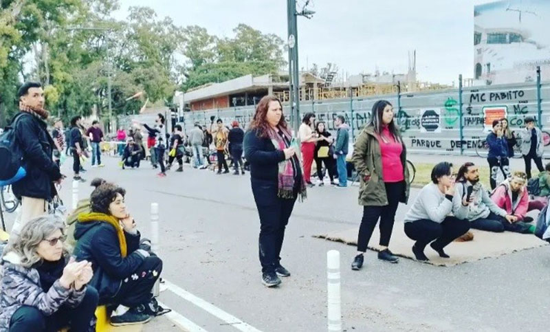 Nutrida manifestación contra la instalación del McDonald’s en el Parque Independencia