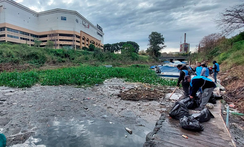 Recolectaron 25 toneladas de basura del arroyo Ludueña
