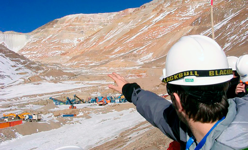 Trabajadores mineros aseguran un aumento salarial de casi el 60 % por seis meses