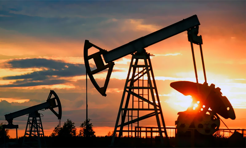Arabia Saudita y Rusia limitan su oferta de petróleo para impulsar los precios