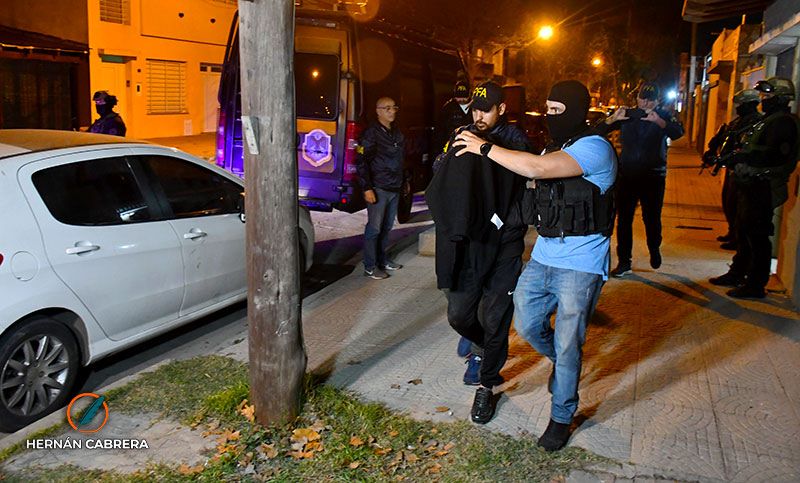 Allanamientos en barrio Belgrano: detienen a tres personas acusadas de cometer balaceras y homicidios