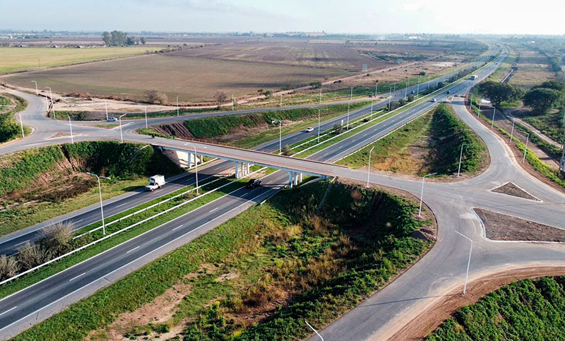 Perotti recorrió obras en la autopista Rosario-Santa Fe: “Impactará en la producción de la región”