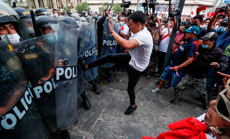 El gobierno peruano desplegará más de 30 mil policías en Lima para las protestas del jueves
