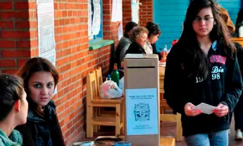 El Tribunal Electoral de Santa Fe ratificó el voto joven: adolescentes de 16 y 17 años podrán votar el domingo