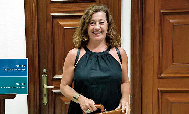 Una socialista es ungida como presidenta del Congreso español y Sánchez se acerca a la reelección