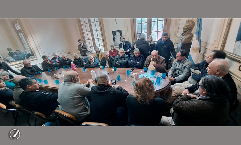 Una importante cantidad de gremios rosarinos se reunieron “de urgencia” por la situación económica