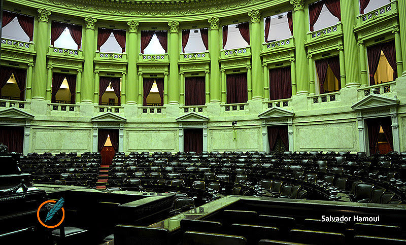 Santa Fe expone 10 bancas en el Congreso