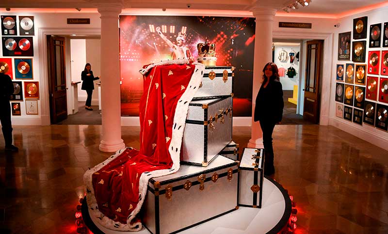 Los «tesoros» de Freddie Mercury, en exposición en Londres antes de ser subastados