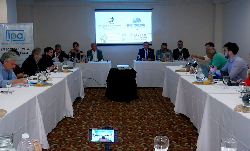 Empresarios invitaron a candidatos presidenciales a debatir sobre el sector industrial