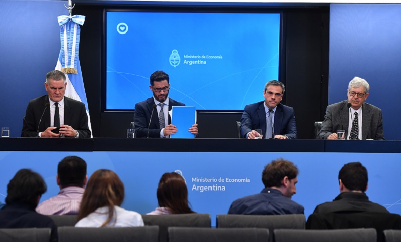 Hay acuerdo de precios: alimentos podrán aumentar hasta 5% mensual en los próximos 90 días