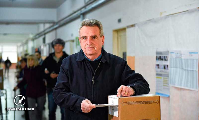 Agustín Rossi votó en Rosario y remarcó su compromiso con su ciudad natal y la provincia de Santa Fe