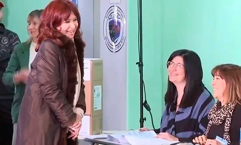 Cristina votó en Río Gallegos: «Vamos a esperar que opine la gente»
