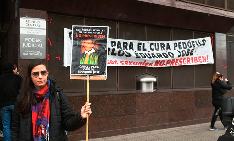 Ex cura que abusó de alumnas menores de edad no se presentó a la audiencia condenatoria
