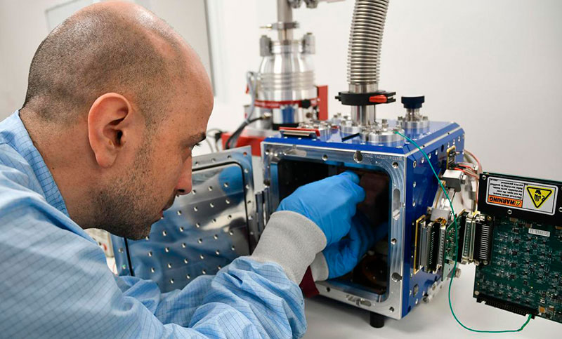 El laboratorio argentino que busca materia oscura 2 km bajo tierra y saca fotos imposibles