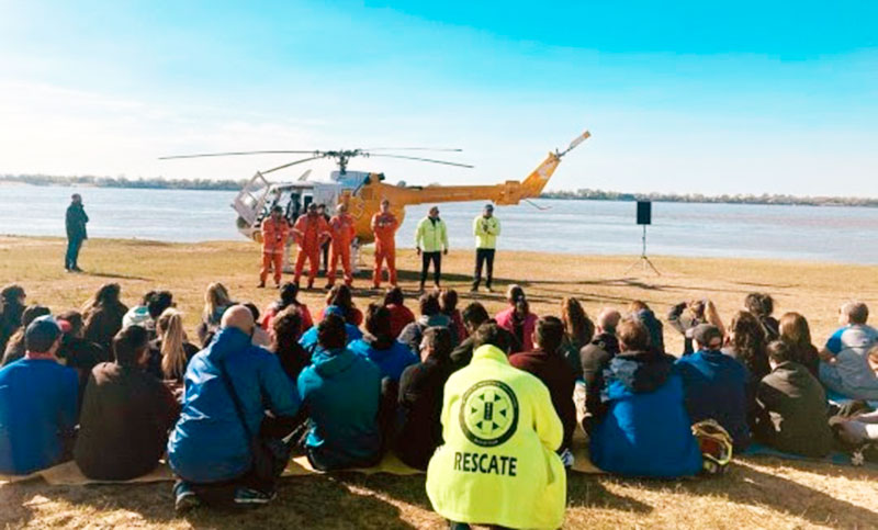 Realizan una capacitación sobre salvataje en helicóptero sanitario