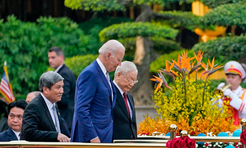 Biden visita Vietnam con el objetivo de fortalecer los lazos frente al crecimiento de China