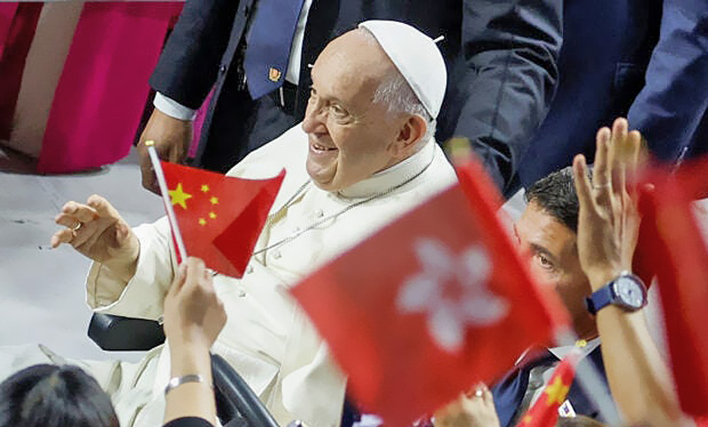 Francisco renovó en Mongolia los gestos a China y pidió unidad interreligiosa contra la violencia