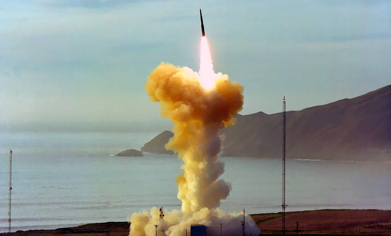 Estados Unidos lanzó un misil balístico sobre el Océano Pacífico para demostrar capacidad nuclear