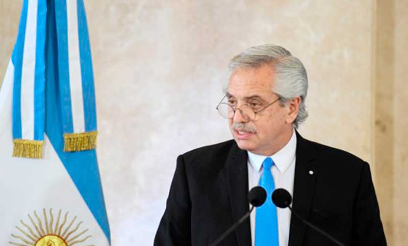 Alberto Fernández entregó legajos reconstruídos a víctimas del terrorismo de Estado del Conicet