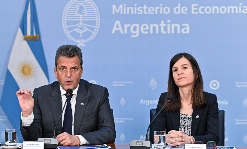 Massa y Raverta anunciaron dos bonos de $47.000 para trabajadores informales, uno en octubre y el otro en noviembre