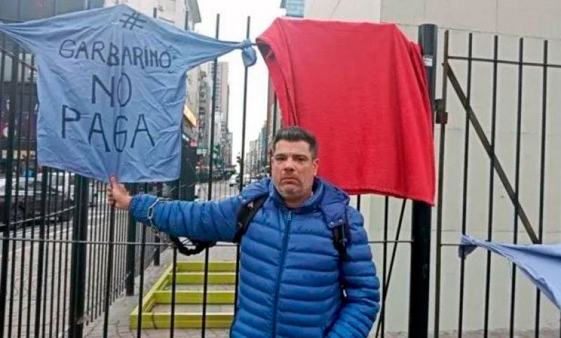 Trabajadores despedidos de Garbarino siguen reclamando por indemnizaciones y sueldos adeudados