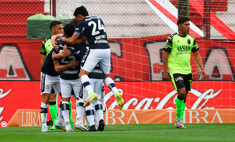 Gimnasia consiguió tres puntos vitales para escaparle al descenso