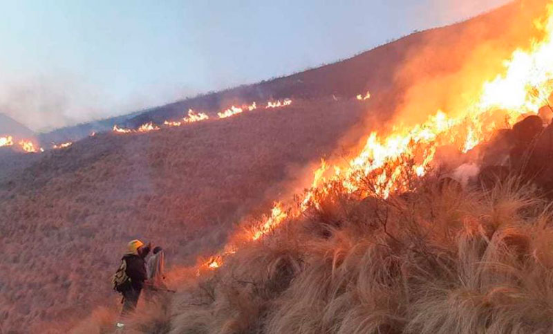 Catamarca y La Pampa registran focos activos de incendios forestales