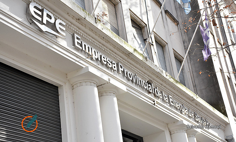 Rotura de fibra óptica dejó rosarinos sin internet: las oficinas de la EPE están incomunicadas