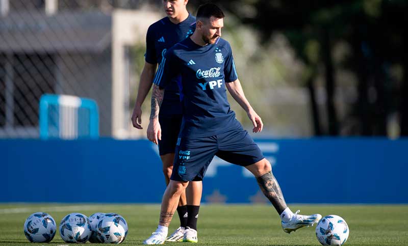Argentina se prepara para enfrentar a Perú, ¿Messi será titular?