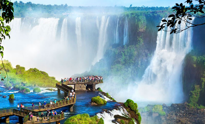 Las Cataratas del Iguazú permanecen cerradas por alerta meteorológico