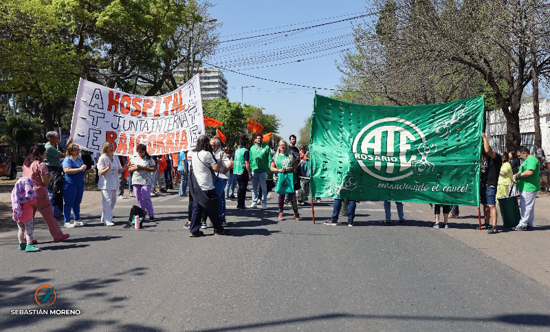 Trabajadores del Eva Perón denuncian el vaciamiento del sector de Salud Mental con un corte de calle