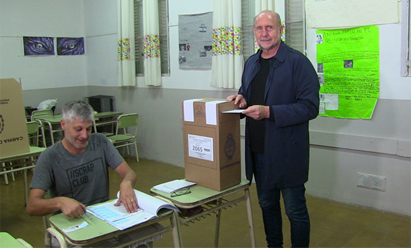 Perotti votó en Rafaela y pidió «acuerdos políticos sólidos, con más federalismo»