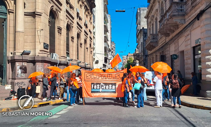 Profesionales de la salud realizan un paro de 24 horas en toda la provincia