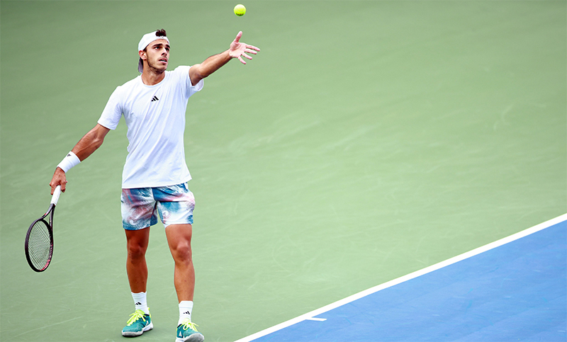 Cerúndolo y Báez avanzan en el Masters 1000 de Shanghái