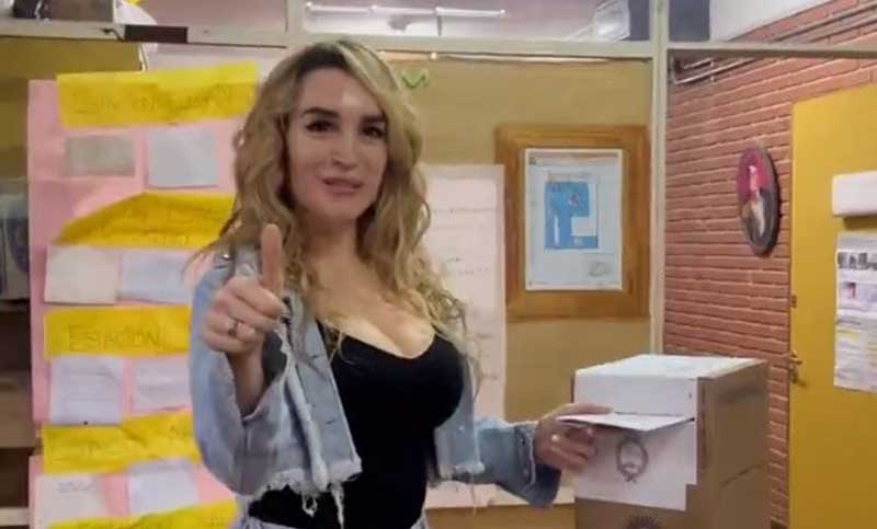 A Fátima Florez le cerraron la escuela para que emita su voto