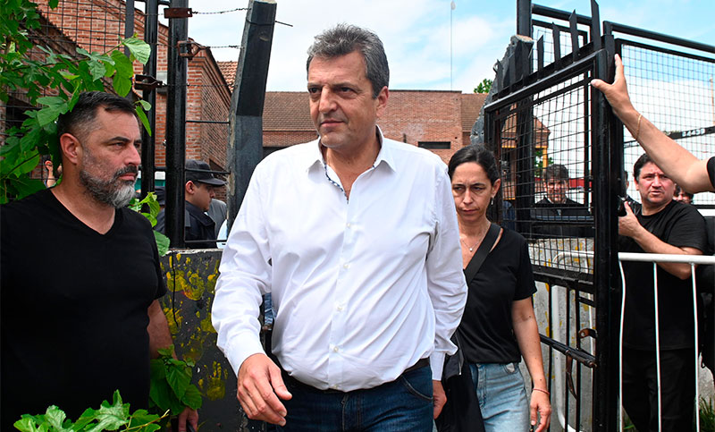 Massa: «Es un día que nos obliga a trabajar pensando en la consolidación de 40 años de democracia»