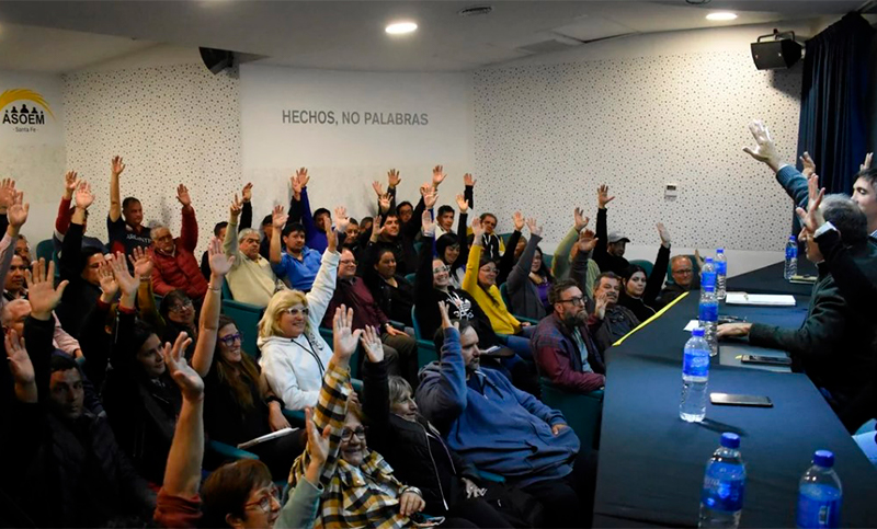 Trabajadores municipales: hubo acuerdo en Santa Fe Capital, pero el resto de la región sostiene las huelgas