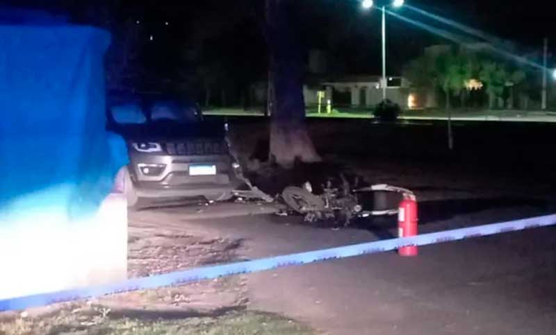 Funes: falleció un policía en un siniestro vial entre una moto y un auto