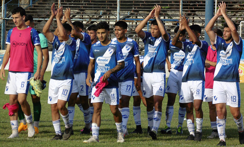 Argentino goleó a Juventud Unida y se complicó la chance de ganar el título