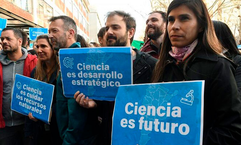 El Conicet cuestionó las propuestas de Milei y se pronunció a favor de Massa