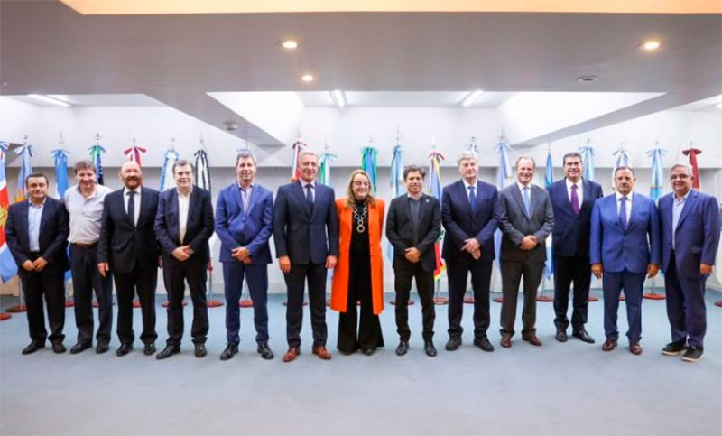 Se reunieron los gobernadores peronistas: acordaron pago de sueldos y aguinaldos con Massa