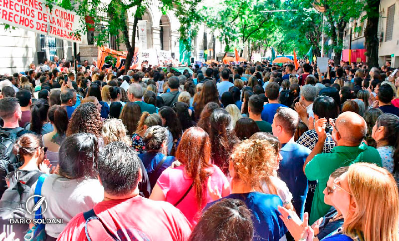 Por reclamo de seguridad el Hospital Provincial continúa con las puertas cerradas